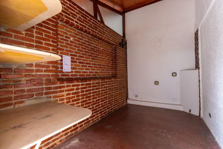 Casa para alugar com 696m², 4 quartos e 4 vagas Casa para alugar com 696m², 4 quartos e 4 vagasEspaço da frente