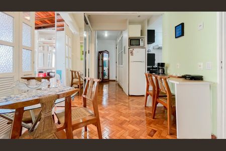 Sala de apartamento para alugar com 4 quartos, 90m² em Leme, Rio de Janeiro