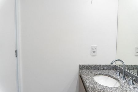 Banheiro de kitnet/studio à venda com 1 quarto, 29m² em Vila Santa Catarina, São Paulo