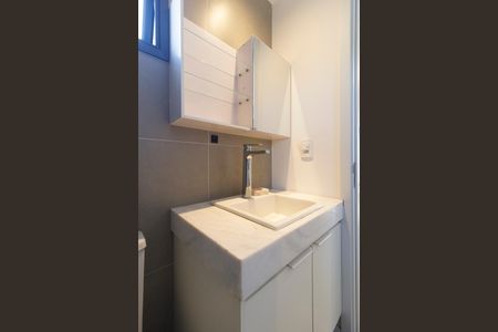 Studio para alugar com 25m², 0 quarto e sem vaga Studio para alugar com 25m², 0 quarto e sem vagaBanheiro