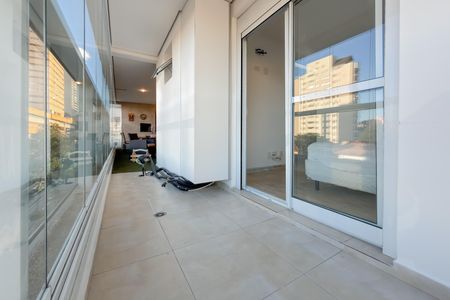 Apartamento à venda com 107m², 3 quartos e 2 vagasVaranda da Suíte 2