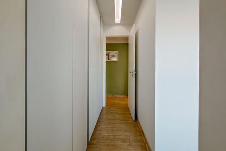 Apartamento à venda com 107m², 3 quartos e 2 vagasSuíte 2 - Armários