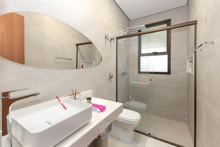 Casa de condomínio à venda com 320m², 4 quartos e 5 vagasBanheiro da Suíte 1