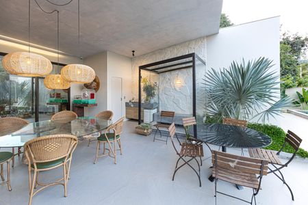 Casa de condomínio à venda com 320m², 4 quartos e 5 vagasSaúna