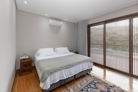 Suíte master de casa de condomínio à venda com 4 quartos, 320m² em Vila Castela, Nova Lima