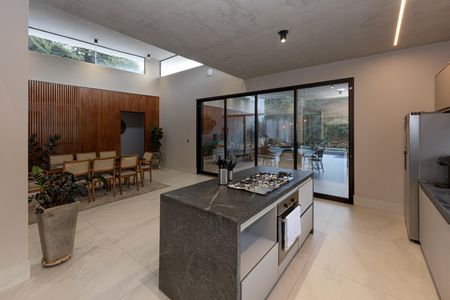 Casa de condomínio à venda com 320m², 4 quartos e 5 vagasSala de Jantar