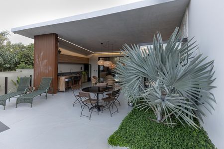 Casa de condomínio à venda com 320m², 4 quartos e 5 vagasChurrasqueira