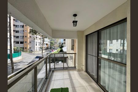 Apartamento para alugar com 85m², 3 quartos e 1 vaga Apartamento para alugar com 85m², 3 quartos e 1 vagaVaranda