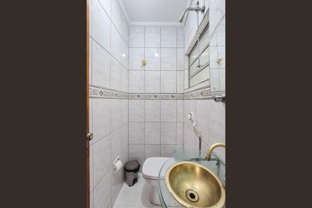 Casa à venda com 200m², 6 quartos e 3 vagas Casa à venda com 200m², 6 quartos e 3 vagasLavabo