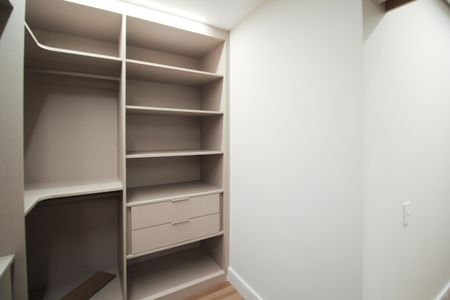 Apartamento à venda com 106m², 3 quartos e 2 vagasCloset da suíte