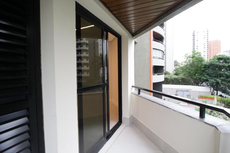 Apartamento à venda com 106m², 3 quartos e 2 vagasVaranda