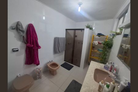 Apartamento à venda com 82m², 2 quartos e sem vaga Apartamento à venda com 82m², 2 quartos e sem vagaBanheiro social