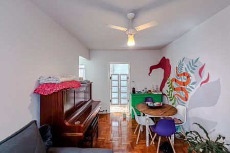 Apartamento à venda com 82m², 2 quartos e sem vagaSala