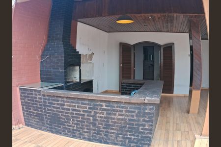 Casa para alugar com 180m², 2 quartos e sem vaga