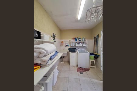 Área de Serviço de casa à venda com 3 quartos, 220m² em Vila Santa Maria, São Paulo