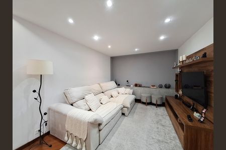 Casa à venda com 220m², 3 quartos e 6 vagas Casa à venda com 220m², 3 quartos e 6 vagasSala