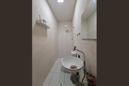 Casa à venda com 220m², 3 quartos e 6 vagas Casa à venda com 220m², 3 quartos e 6 vagasBanheiro de serviço