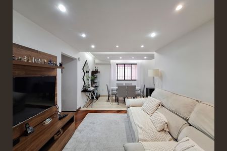 Casa à venda com 220m², 3 quartos e 6 vagas Casa à venda com 220m², 3 quartos e 6 vagasSala