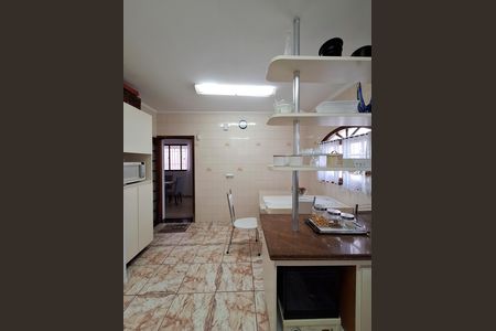 Casa à venda com 220m², 3 quartos e 6 vagas Casa à venda com 220m², 3 quartos e 6 vagasCozinha