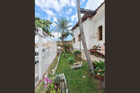 Entrada de casa à venda com 3 quartos, 220m² em Vila Santa Maria, São Paulo