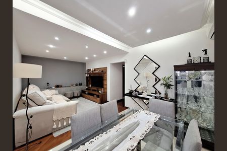 Casa à venda com 3 quartos, 220m² em Vila Santa Maria, São Paulo