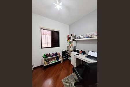 Casa à venda com 220m², 3 quartos e 6 vagas Casa à venda com 220m², 3 quartos e 6 vagasQuarto 1