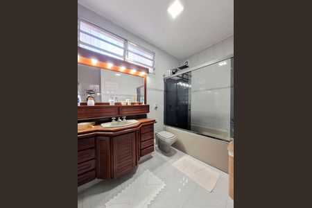 Casa à venda com 220m², 3 quartos e 6 vagas Casa à venda com 220m², 3 quartos e 6 vagasBanheiro Quarto 3