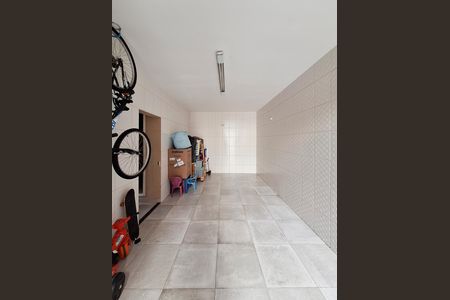 Casa à venda com 220m², 3 quartos e 6 vagas Casa à venda com 220m², 3 quartos e 6 vagasGaragem