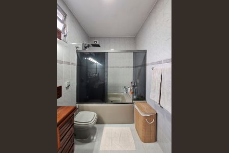 Casa à venda com 220m², 3 quartos e 6 vagas Casa à venda com 220m², 3 quartos e 6 vagasBanheiro Quarto 3