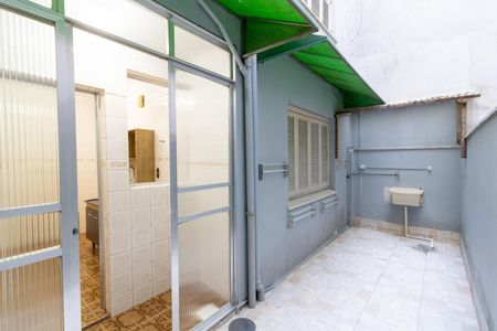 Apartamento à venda com 121m², 2 quartos e sem vagaCozinha e Área de Serviço