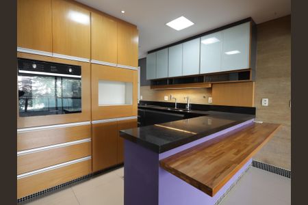 Apartamento para alugar com 119m², 3 quartos e 2 vagasCozinha