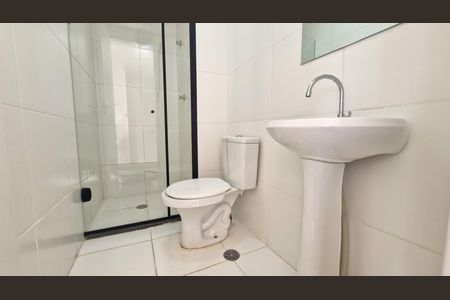 Banheiro de apartamento para alugar com 2 quartos, 33m² em Jardim Prudência, São Paulo