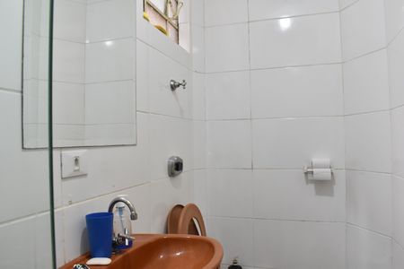 Banheiro de apartamento para alugar com 1 quarto, 45m² em Centro, Curitiba