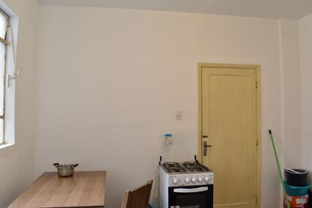 Sala/Cozinha de apartamento para alugar com 1 quarto, 45m² em Centro, Curitiba