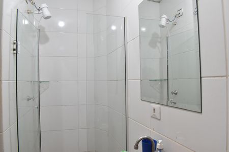 Banheiro de apartamento para alugar com 1 quarto, 45m² em Centro, Curitiba