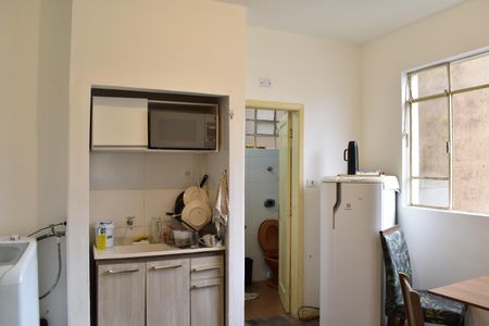 Sala/Cozinha de apartamento para alugar com 1 quarto, 45m² em Centro, Curitiba