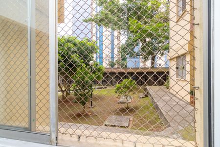 Sala vista de apartamento para alugar com 2 quartos, 48m² em Sítio Pinheirinho, São Paulo