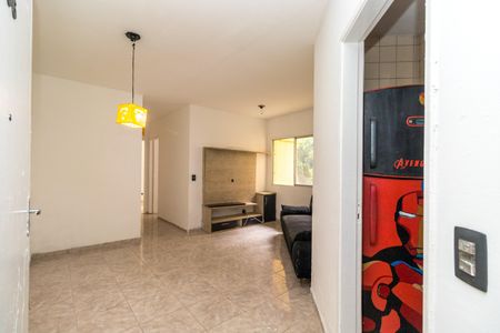 Sala de apartamento para alugar com 2 quartos, 48m² em Sítio Pinheirinho, São Paulo
