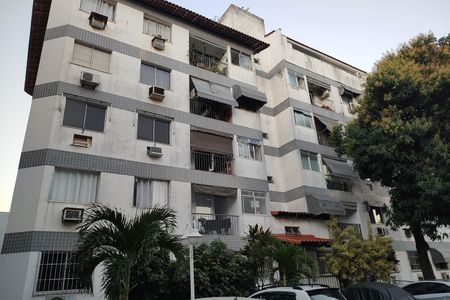 Fachada do bloco de apartamento à venda com 2 quartos, 60m² em Taquara, Rio de Janeiro