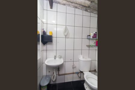 Banheiro de casa à venda com 1 quarto, 150m² em Parque Paineiras, São Paulo