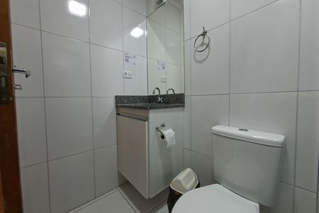 Apartamento para alugar com 60m², 2 quartos e 1 vaga Apartamento para alugar com 60m², 2 quartos e 1 vagaBanheiro social