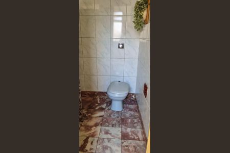 Casa à venda com 220m², 3 quartos e 2 vagas Casa à venda com 220m², 3 quartos e 2 vagasBanheiro 1
