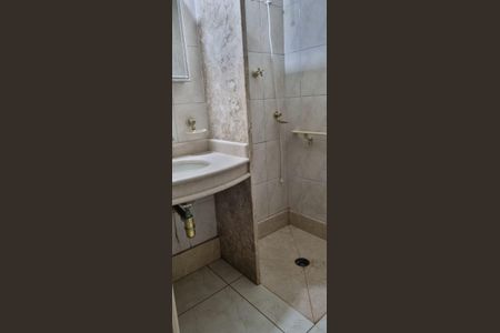Casa à venda com 220m², 3 quartos e 2 vagas Casa à venda com 220m², 3 quartos e 2 vagasBanheiro 2