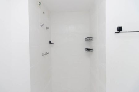 Banheiro de apartamento para alugar com 2 quartos, 42m² em Vila Sabrina, São Paulo