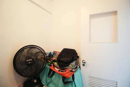 Quarto de Serviço de apartamento à venda com 2 quartos, 90m² em Itaim Bibi, São Paulo