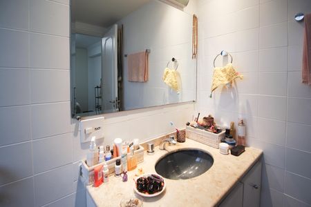 Apartamento à venda com 90m², 2 quartos e 1 vaga Apartamento à venda com 90m², 2 quartos e 1 vagaBanheiro da Suíte