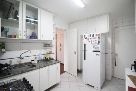Apartamento à venda com 90m², 2 quartos e 1 vaga Apartamento à venda com 90m², 2 quartos e 1 vagaCozinha