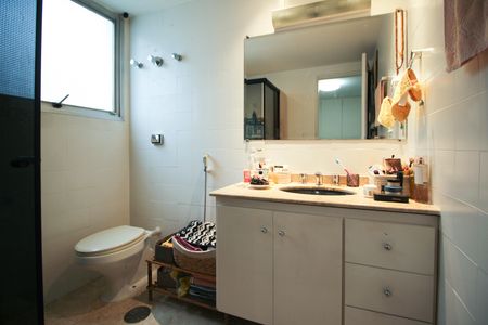 Apartamento à venda com 90m², 2 quartos e 1 vaga Apartamento à venda com 90m², 2 quartos e 1 vagaBanheiro da Suíte