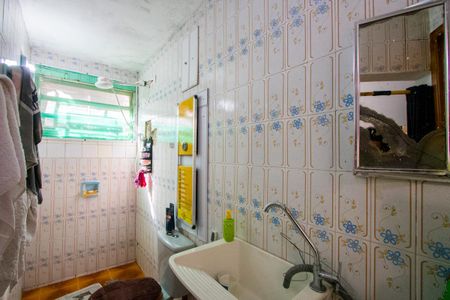 Banheiro/Área de serviço de apartamento à venda com 1 quarto, 295m² em Vila Linda, Santo André