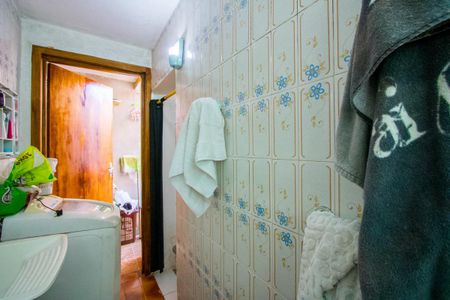 Banheiro/Área de serviço de apartamento à venda com 1 quarto, 295m² em Vila Linda, Santo André